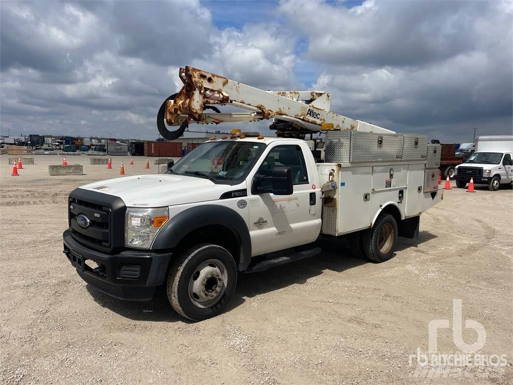 Ford F-550 Моторизирани платформи с ремарке