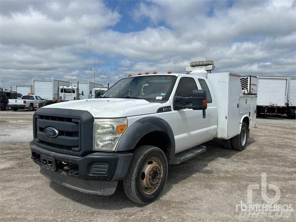 Ford F-550 Общински/универсални превозни средства
