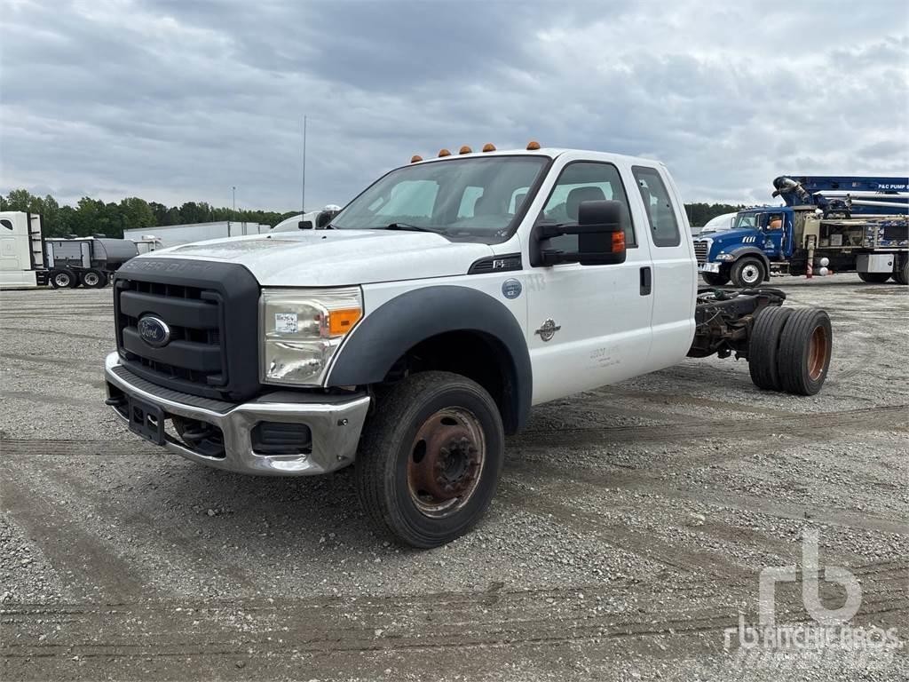 Ford F-550 Комунални съоражения