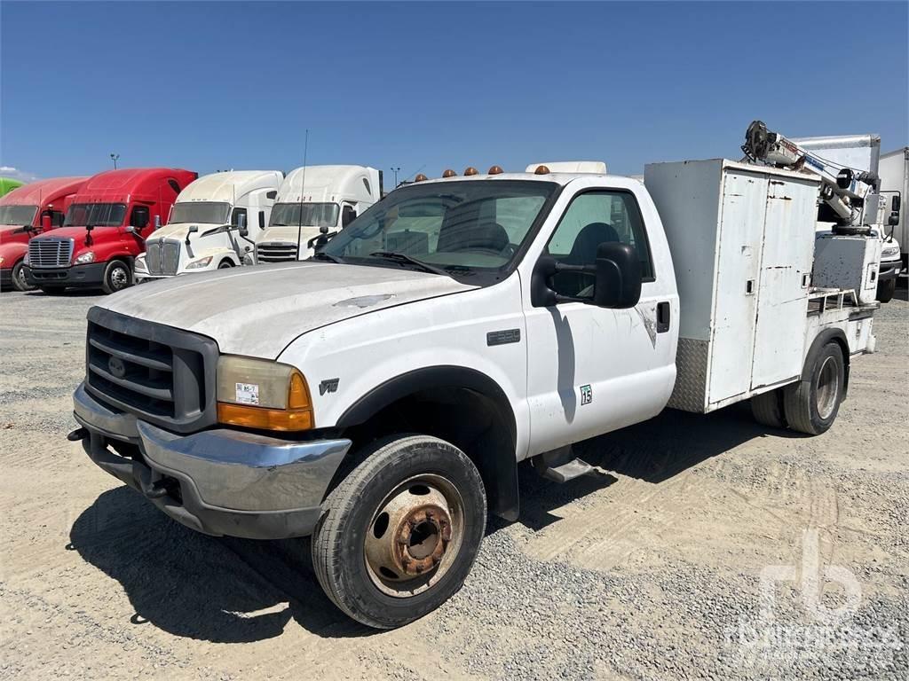 Ford F-550 Общински/универсални превозни средства
