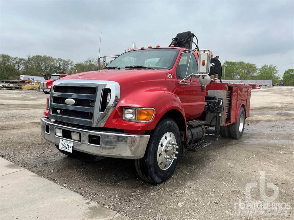 Ford F-650 Общински/универсални превозни средства
