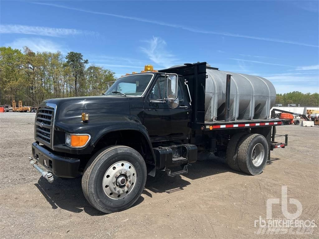 Ford F800 Цистерни за вода
