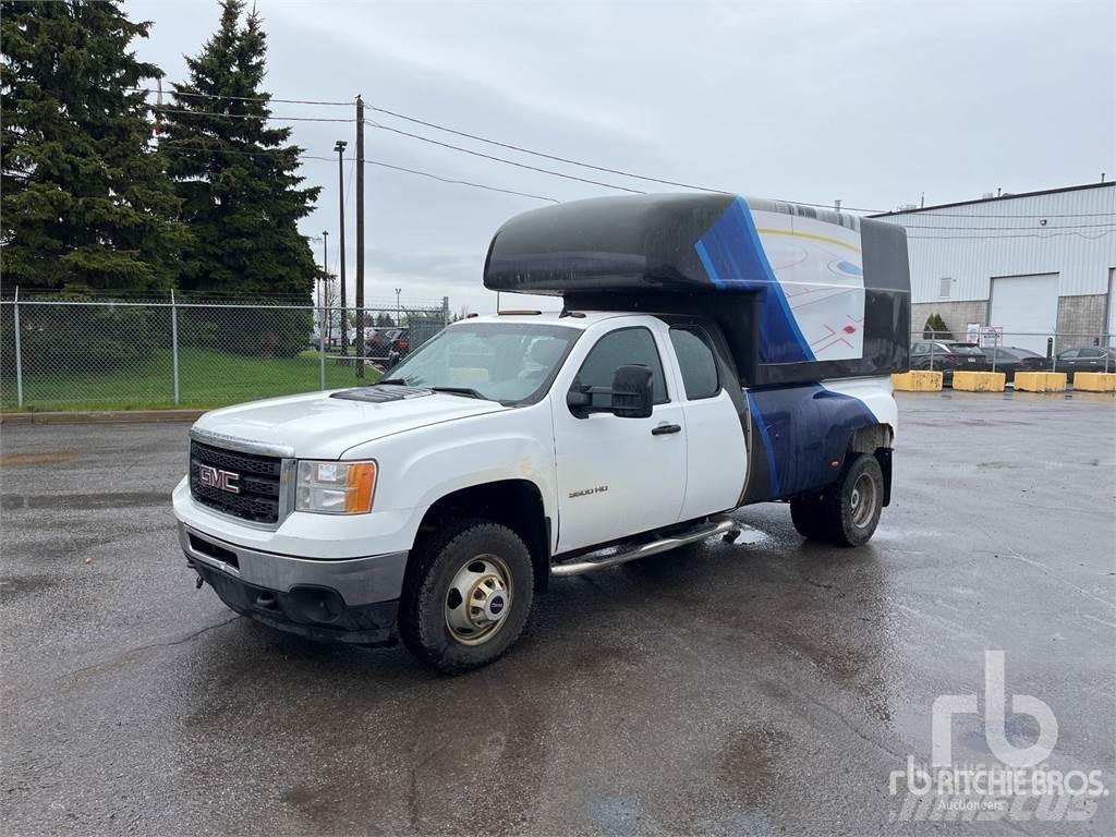 GMC 3500 Пикапи
