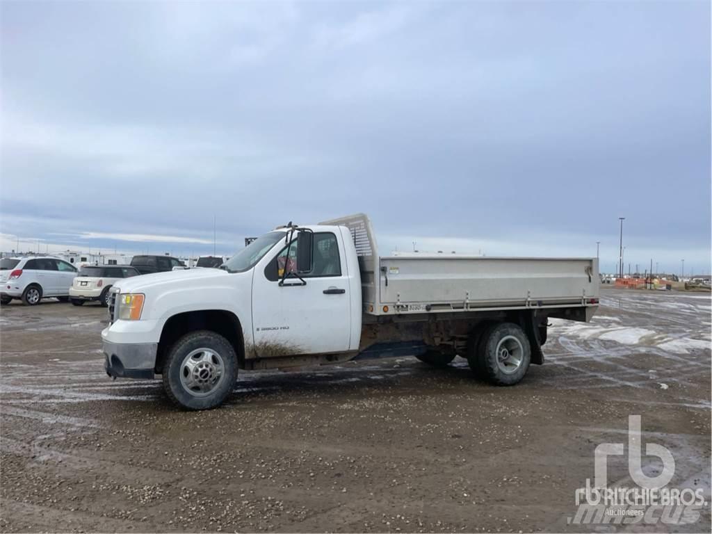 GMC 3500HD Бордови