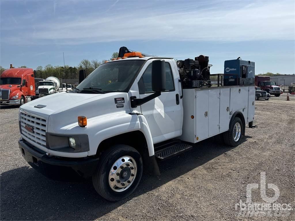 GMC C5500 Общински/универсални превозни средства
