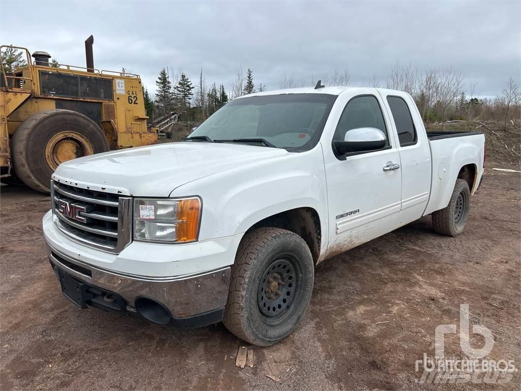 GMC SIERRA 1500 Пикапи