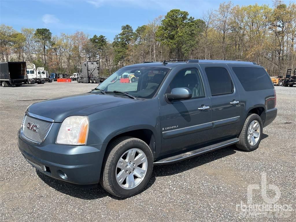 GMC YUKON Пикапи