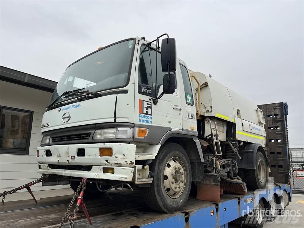 Hino FF1J Камиони за почистване