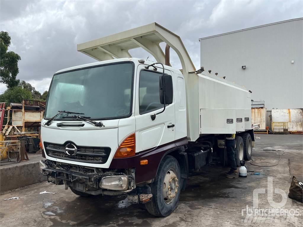 Hino FM1J Общински/универсални превозни средства
