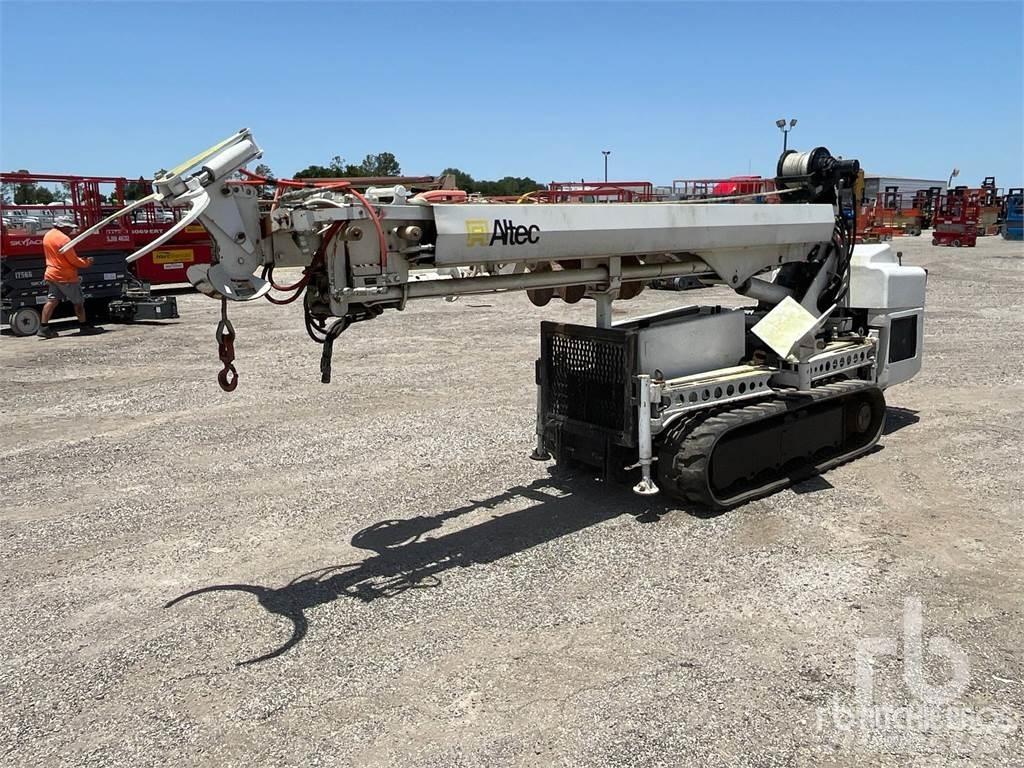 Hinowa PT3000 Камиони с подвижни сондажни кули