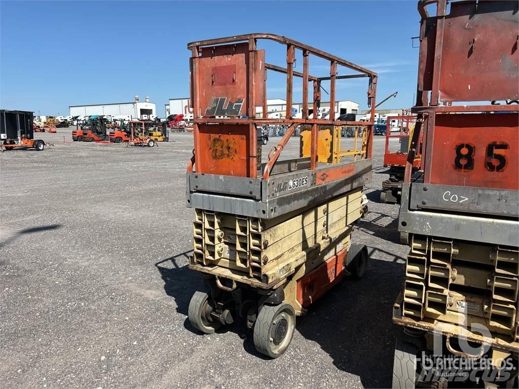 JLG 2630ES Ножични работни платформи