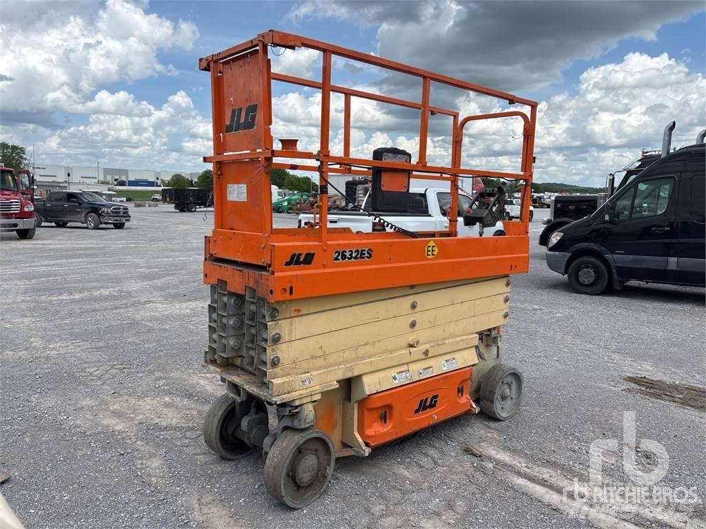 JLG 2632ES Ножични работни платформи
