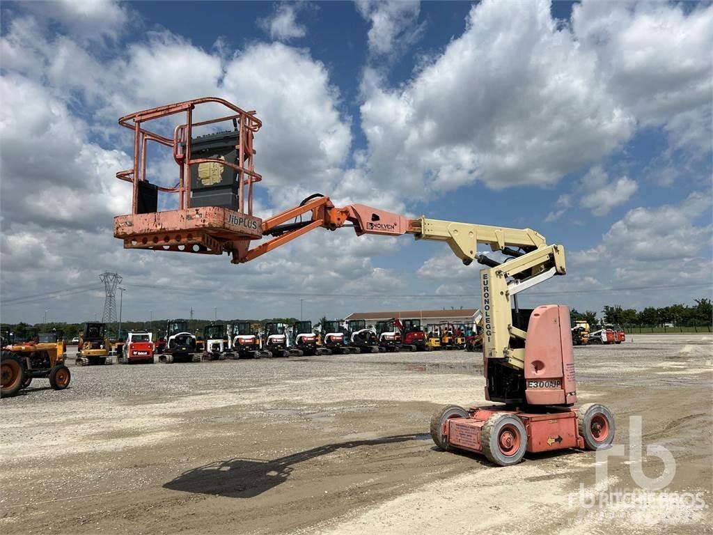 JLG E300AJP Подемници, лебедки и елеватори за материали
