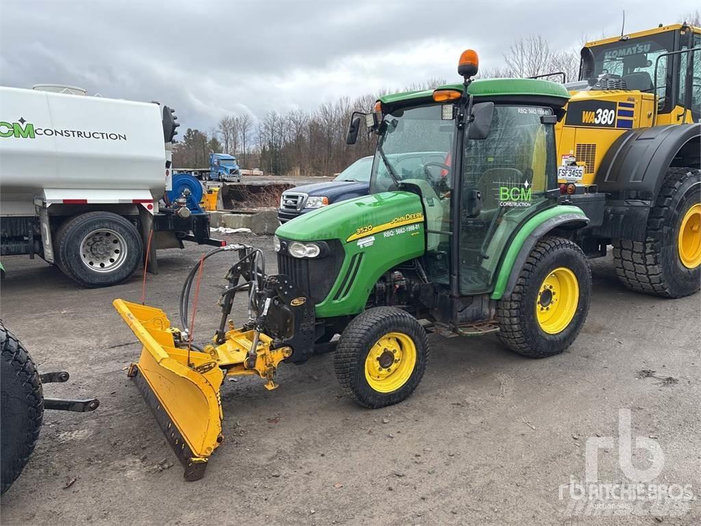 John Deere 3520 Компактни трактори
