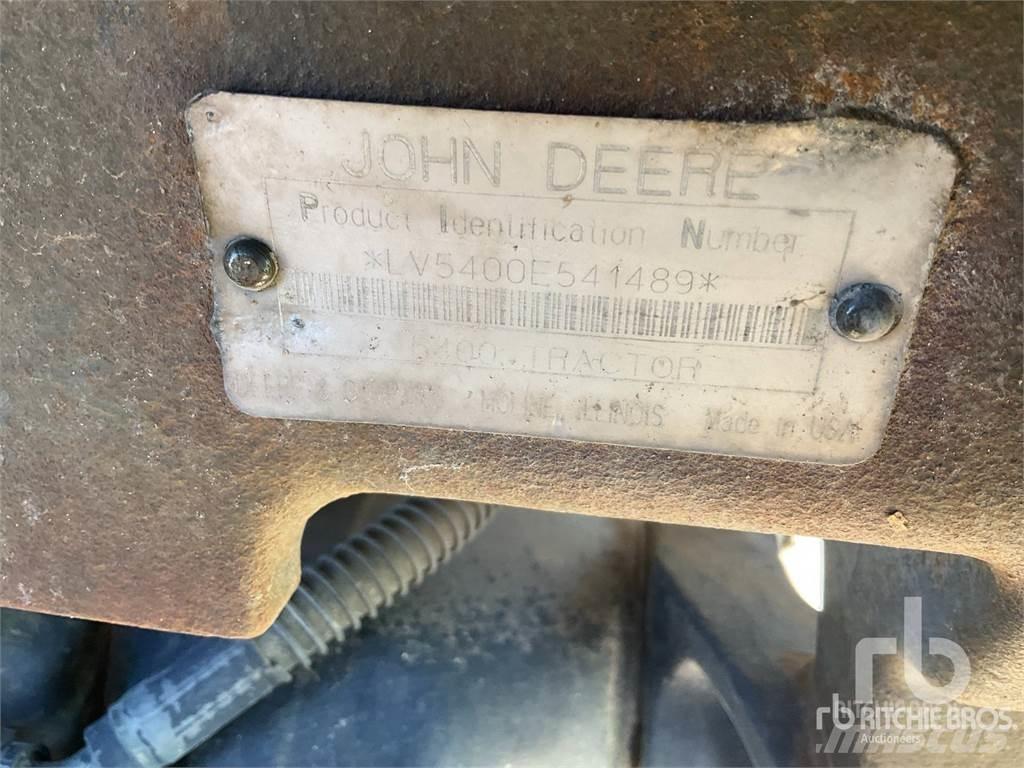John Deere 5400 Трактори