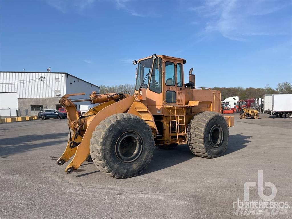 John Deere 744E Колесни товарачи
