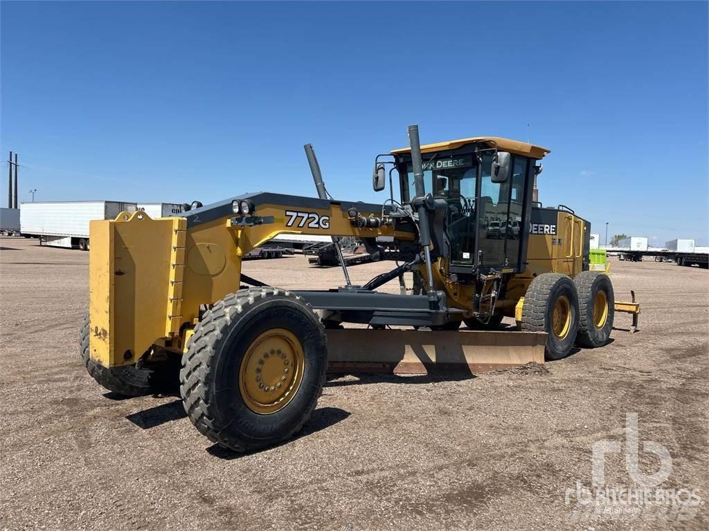John Deere 772G Грейдери