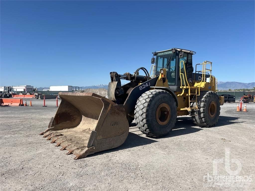 John Deere 824J Колесни товарачи