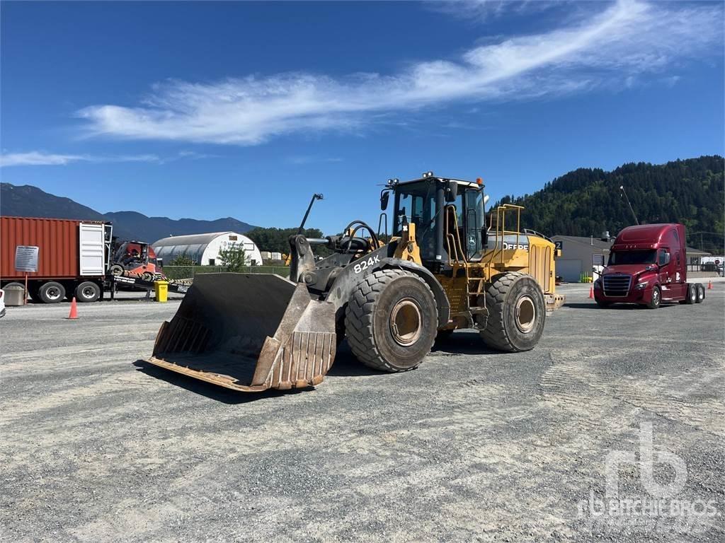 John Deere 824K Колесни товарачи