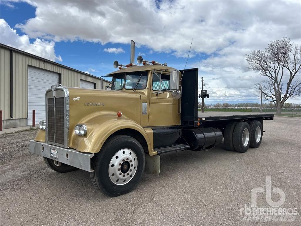 Kenworth W900 Бордови