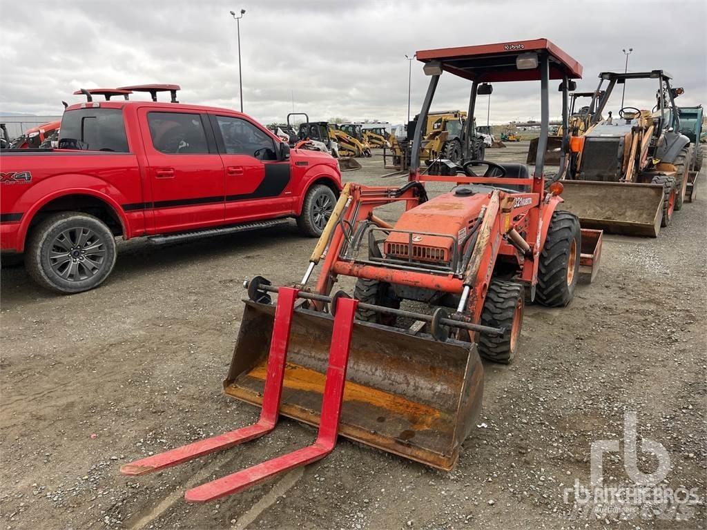 Kubota B21 Компактни трактори