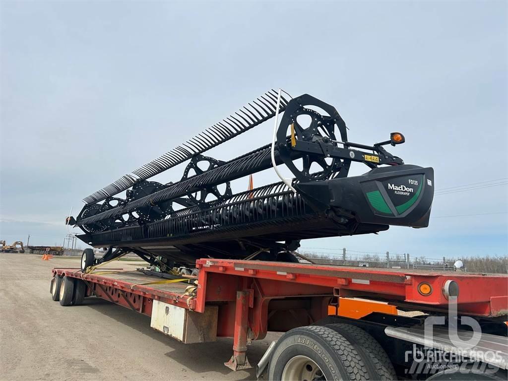 MacDon FD135 Глави за комбайн