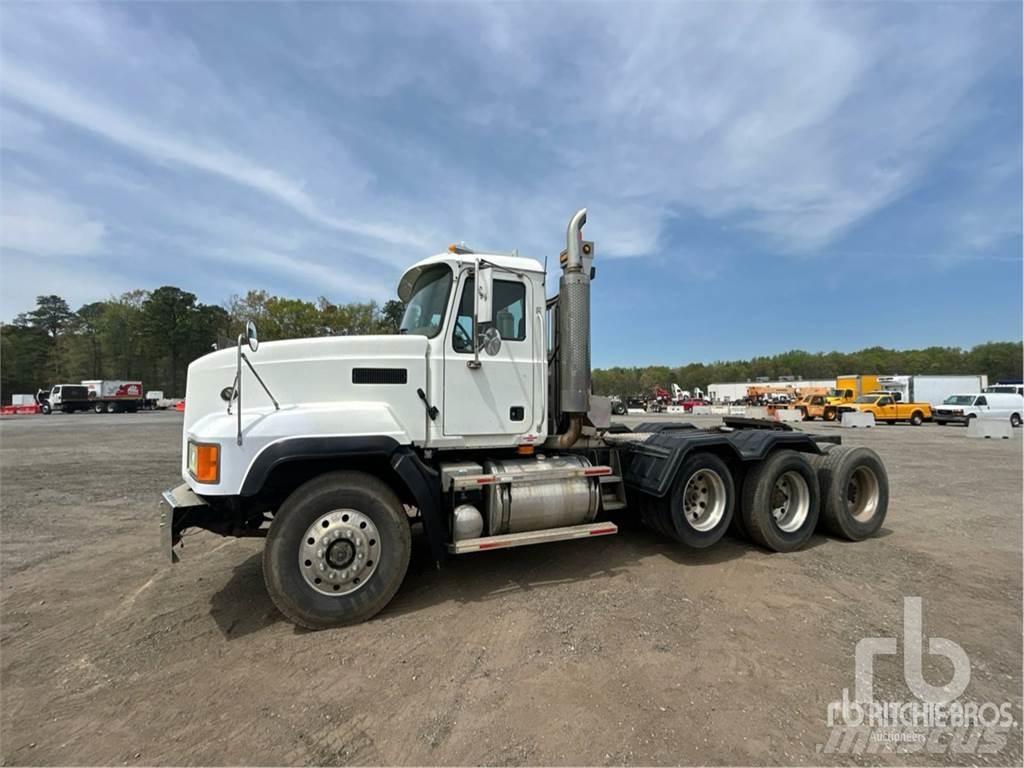 Mack CL733 Влекачи