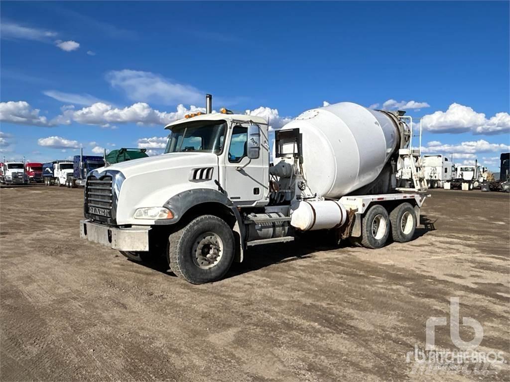 Mack CT713 Автобетоновози
