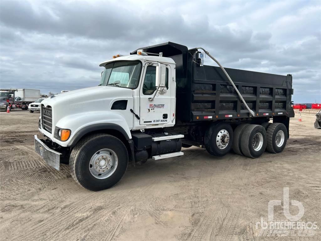 Mack CV713 Самосвал
