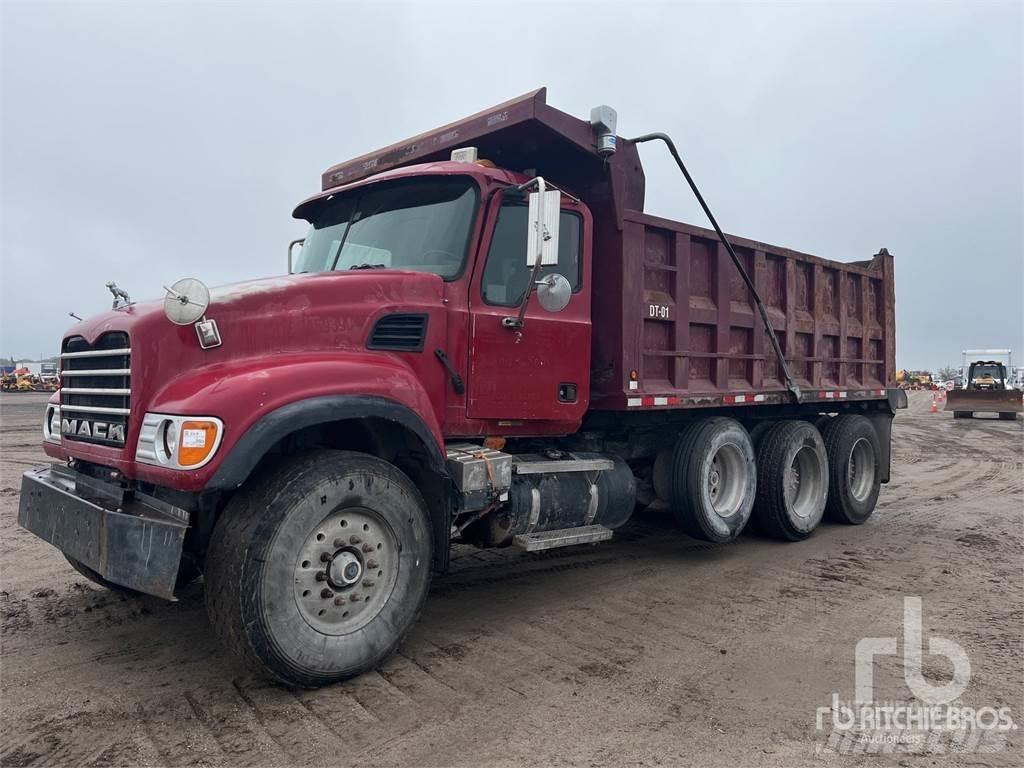Mack CV713 Самосвал