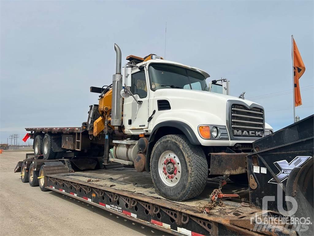 Mack CV713 Автокранове