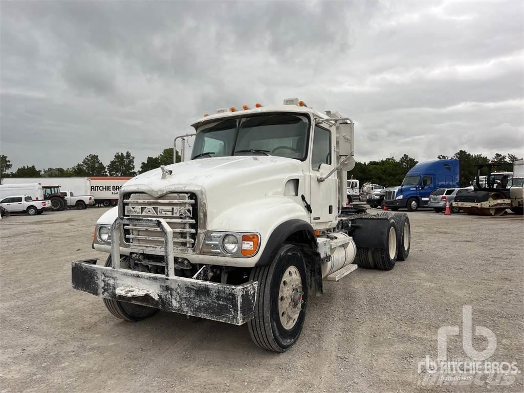 Mack CV713 Влекачи