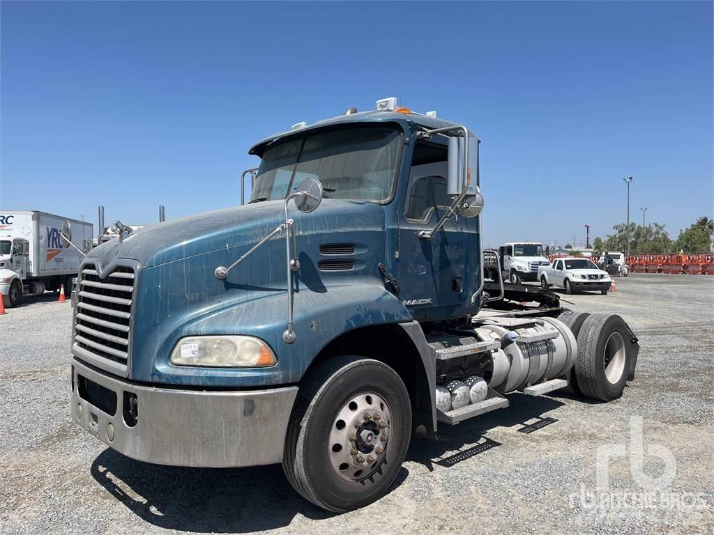 Mack CXU612 Влекачи