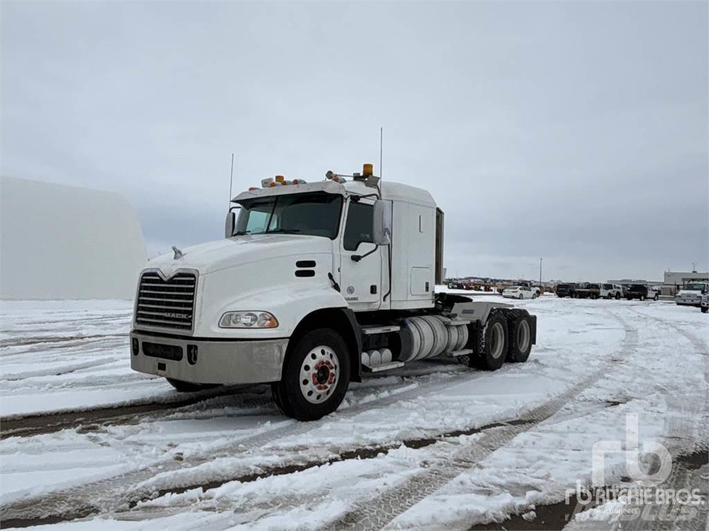 Mack CXU613 Влекачи