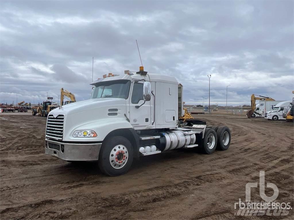 Mack CXU613 Влекачи