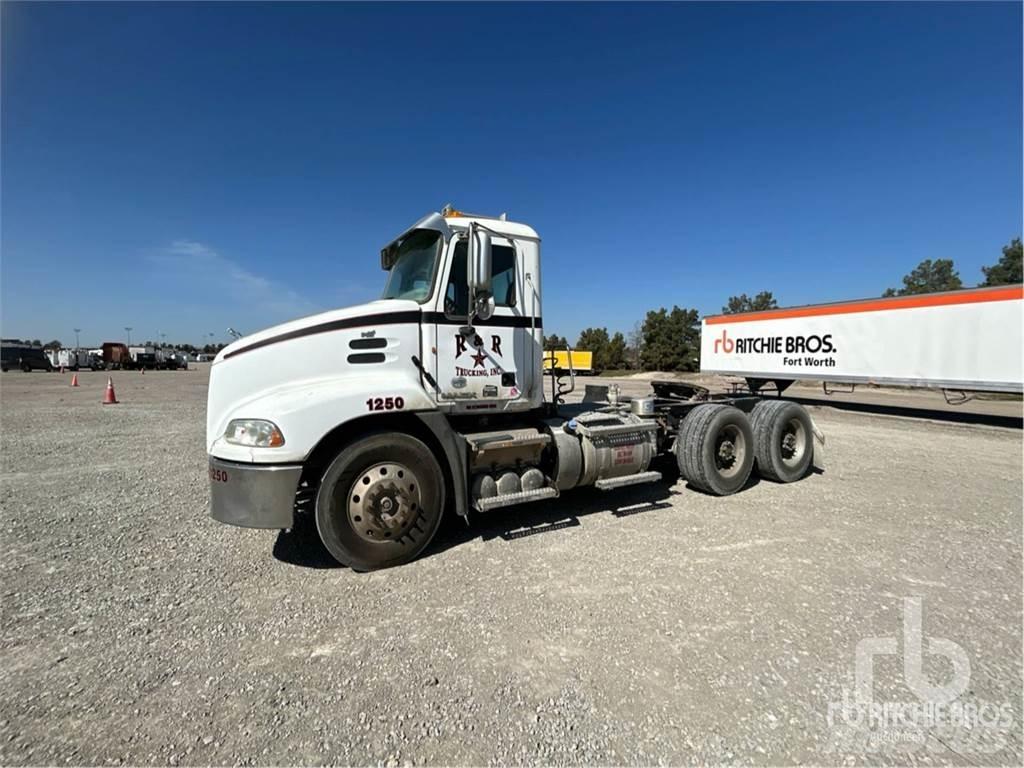 Mack CXU613 Влекачи
