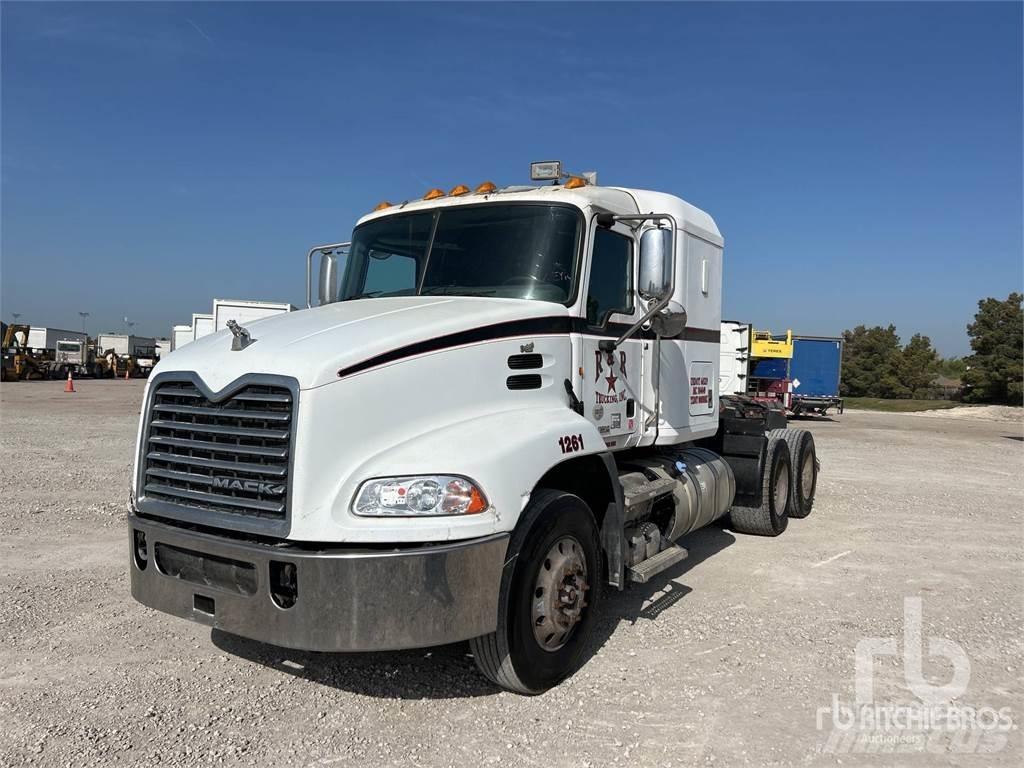 Mack CXU613 Влекачи