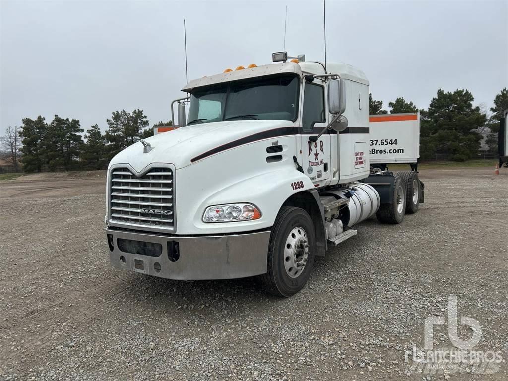 Mack CXU613 Влекачи