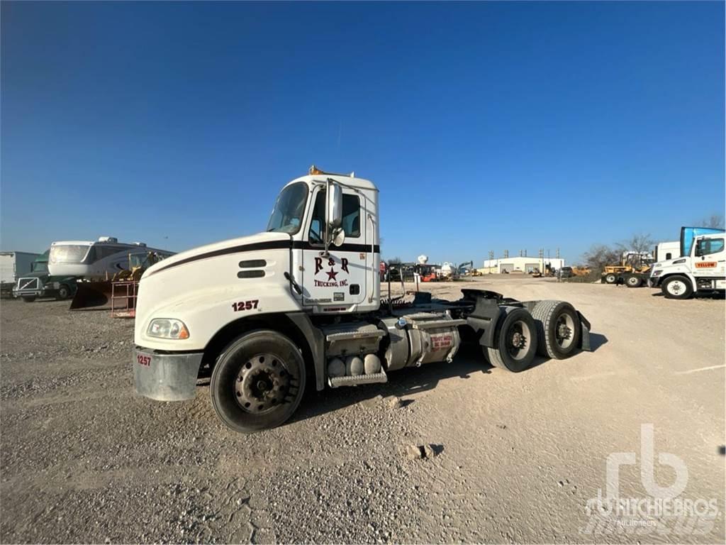 Mack CXU613 Влекачи