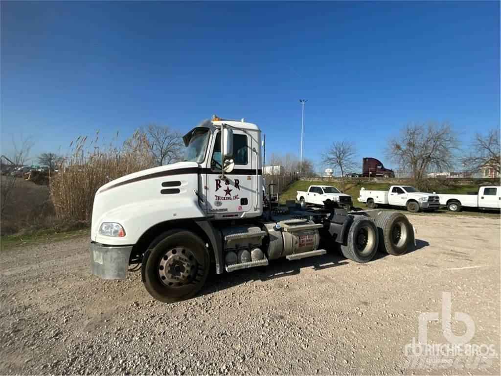 Mack CXU613 Влекачи