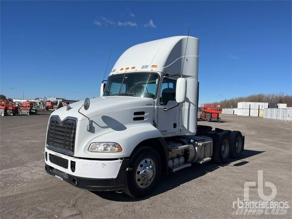 Mack CXU613 Влекачи