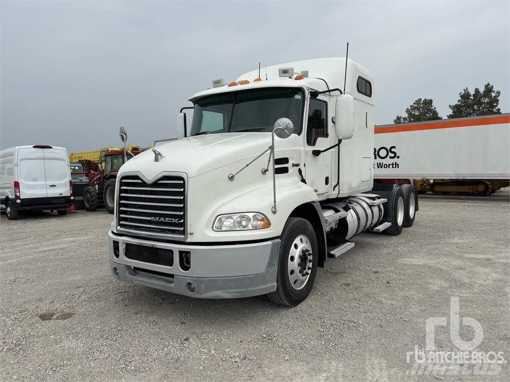 Mack CXU613 Влекачи