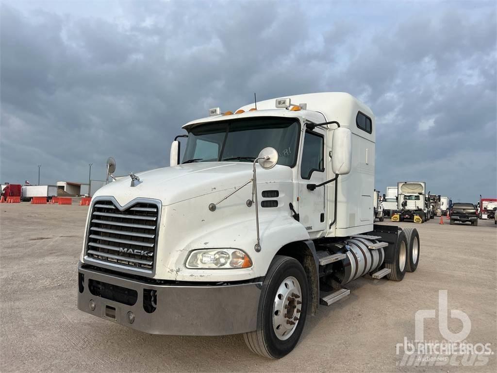 Mack CXU613 Влекачи