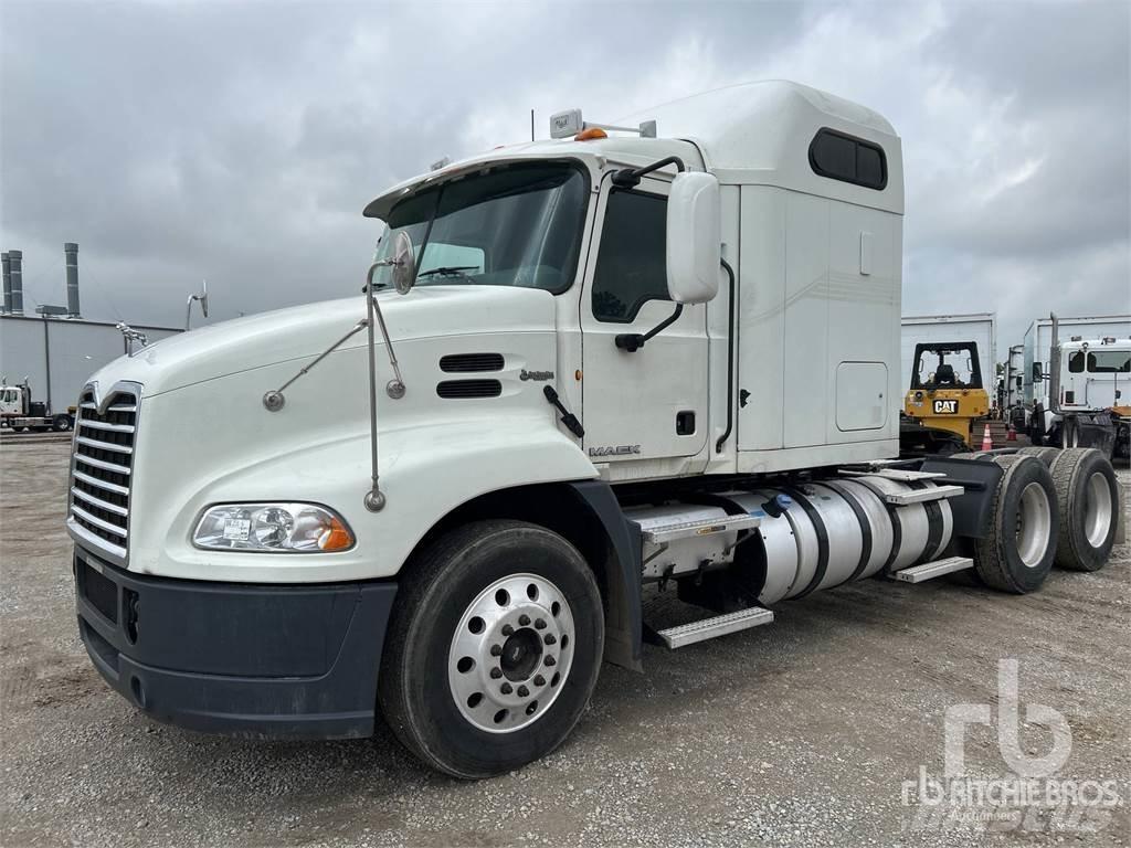 Mack CXU613 Влекачи