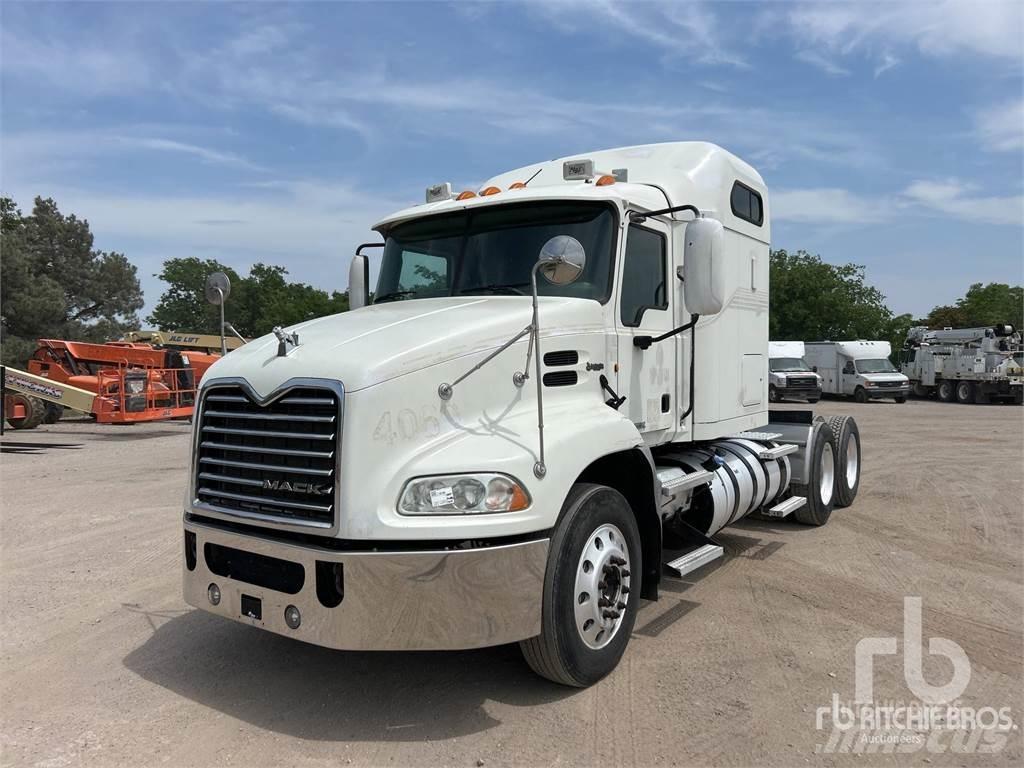 Mack CXU613 Влекачи