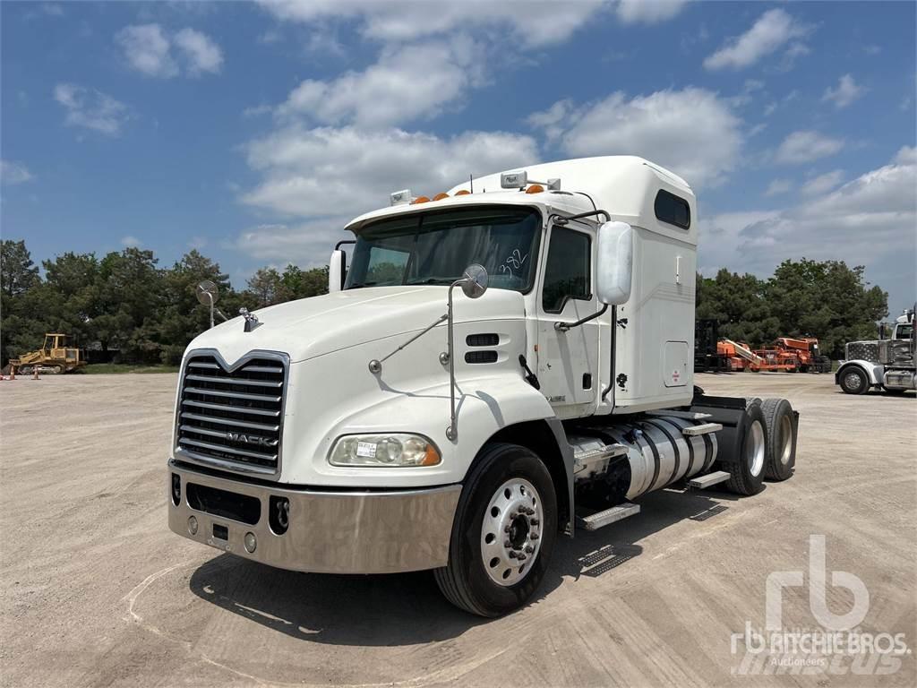 Mack CXU613 Влекачи