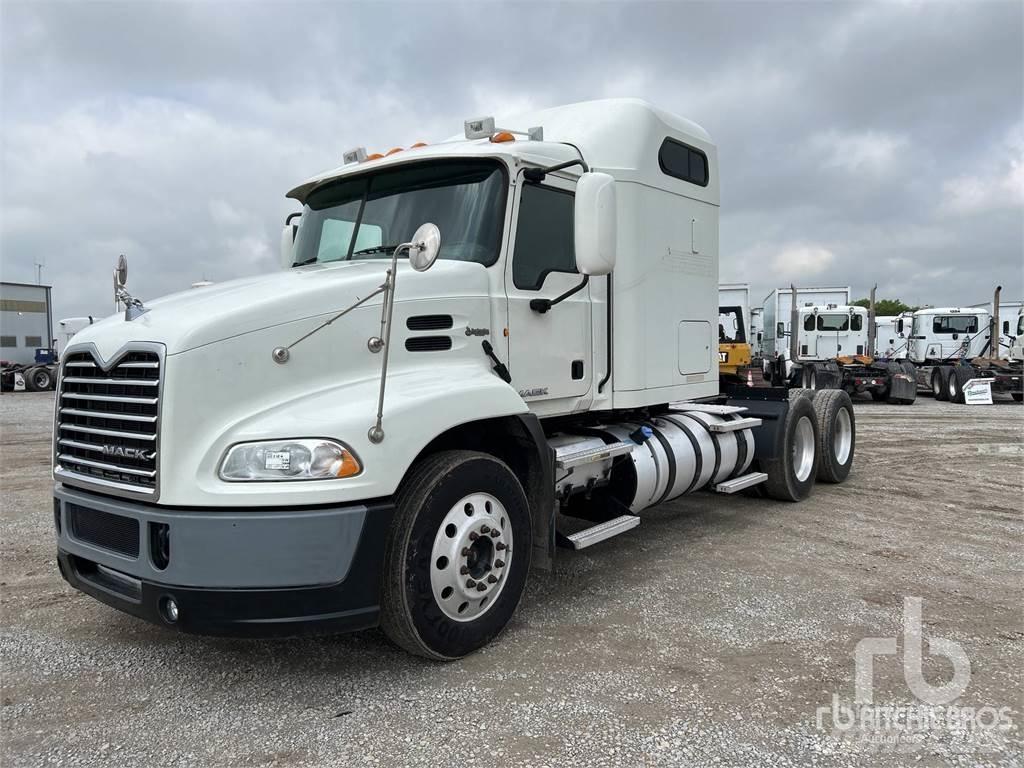 Mack CXU613 Влекачи