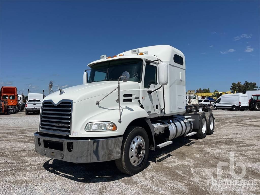 Mack CXU613 Влекачи