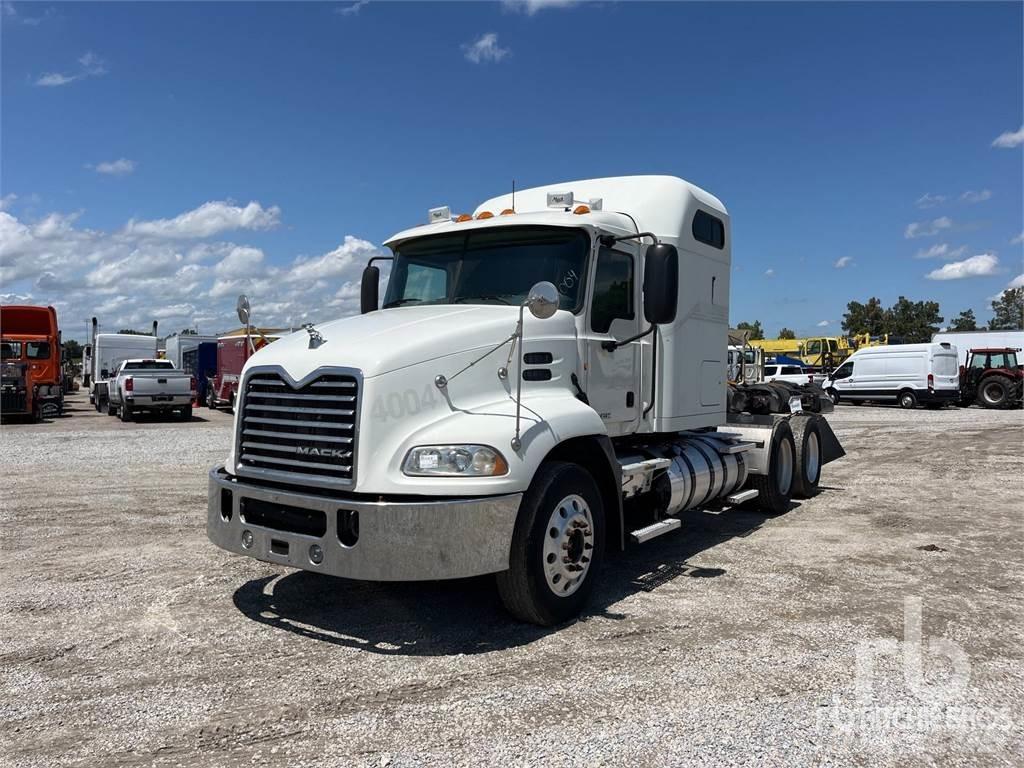 Mack CXU613 Влекачи