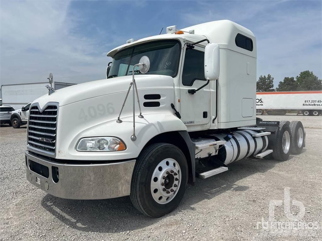 Mack CXU613 Влекачи